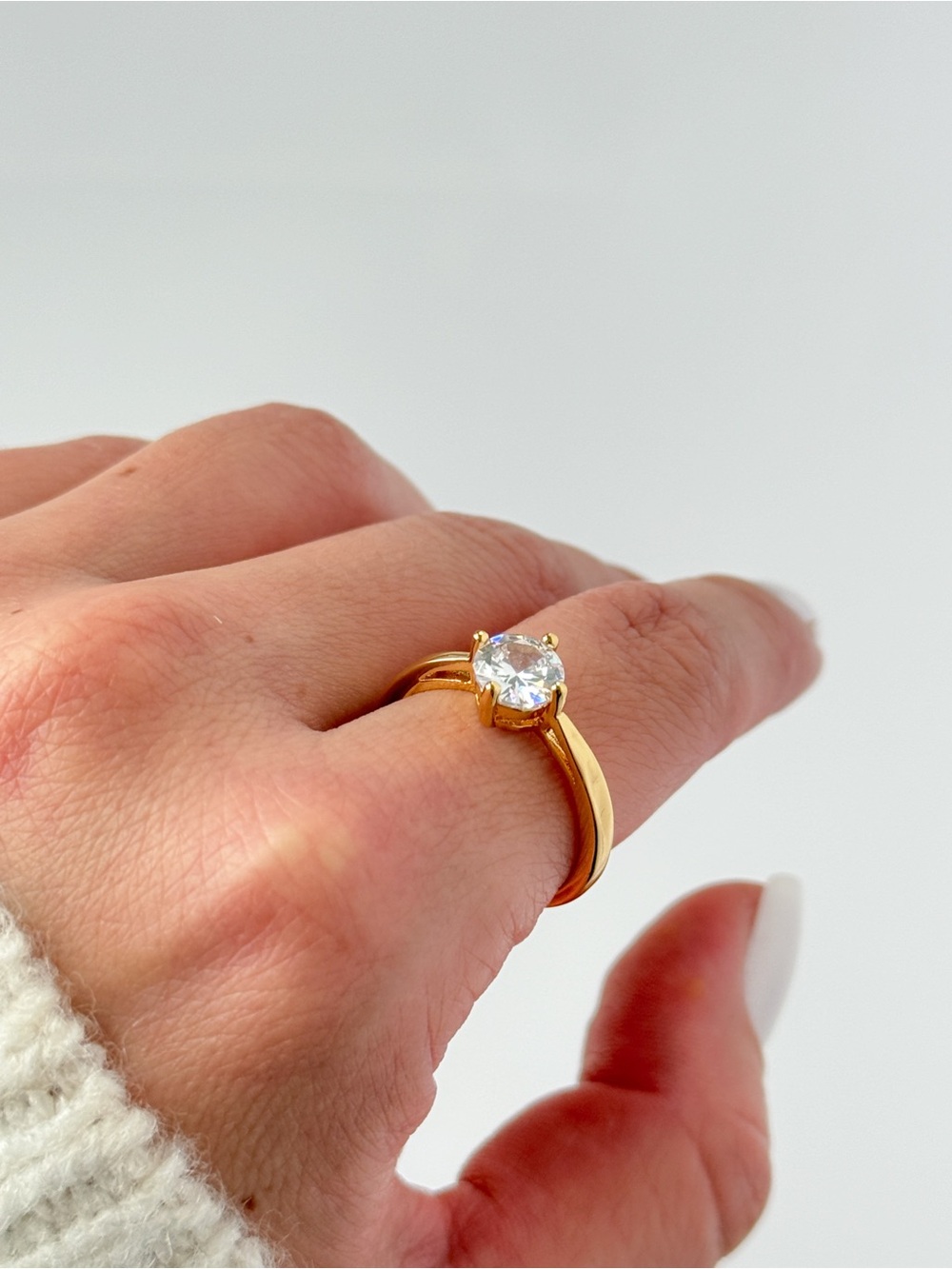 18k Gold Plated Solitaire Round Cubic Zirconia Ring - size 10